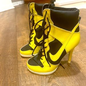 Extremely rare Nike heels size 6!